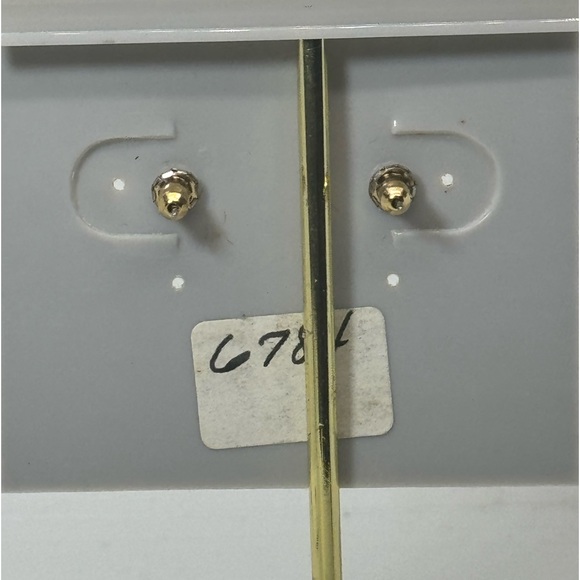 Vintage Gold & Mint Enamel Drop Earrings by Lilly’s - Classic & Elegant Design - Picture 7 of 8